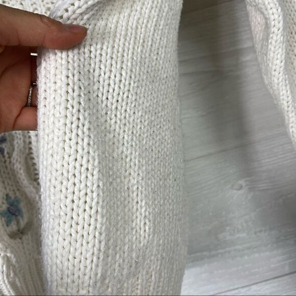 Vintage Hand Knit Mocked Sweater - Picture 9 of 11